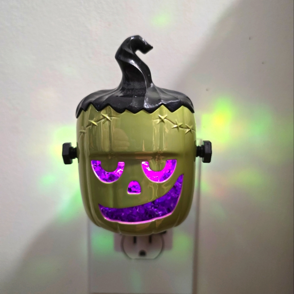 White Barn Bath & Body Works Frankenstein Light Up Wallflower Plug Nwt